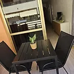 Eden Cristianos 公寓 *